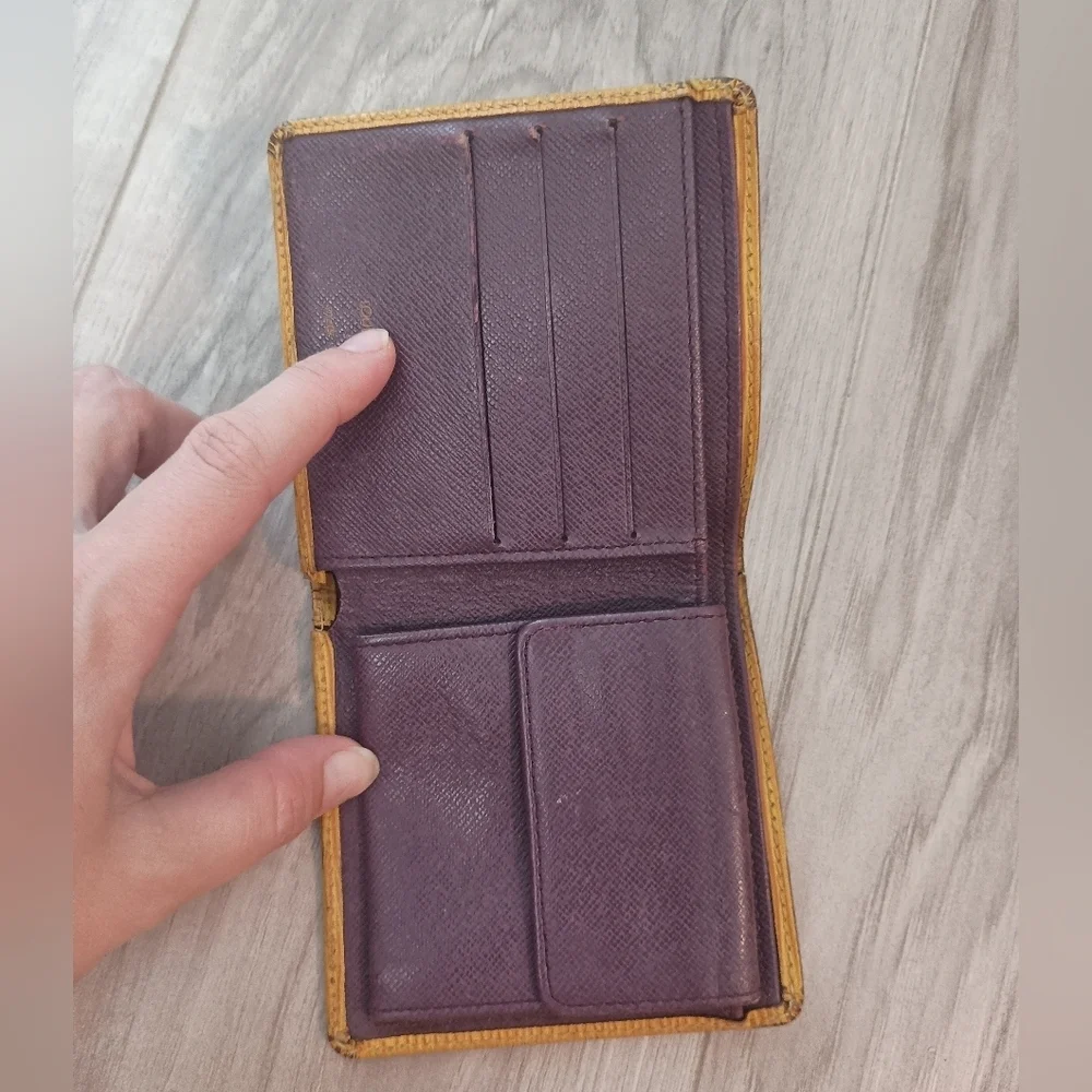 LOUIS VUITTON Epi Bifold  Wallet Marco  Yellow - Picture 4 of 8
